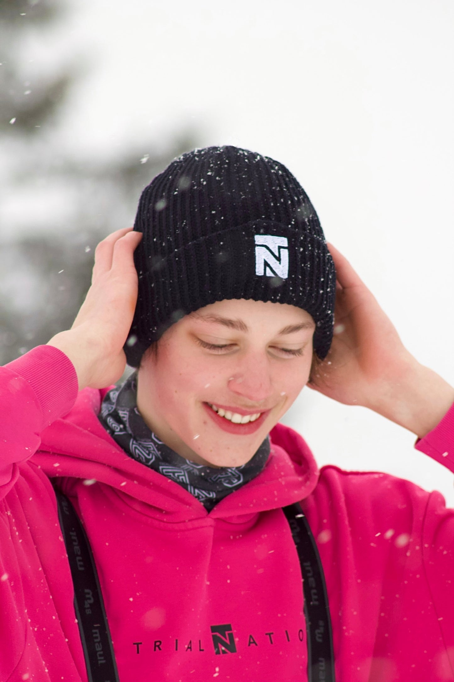 BEANIES mit gesticktem TRIALNATION - Logo