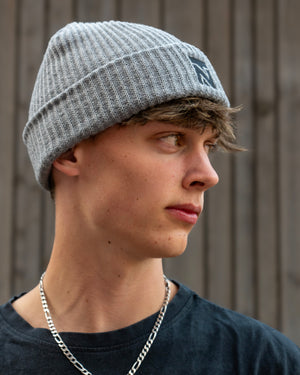 BOLD Beanie - Grau
